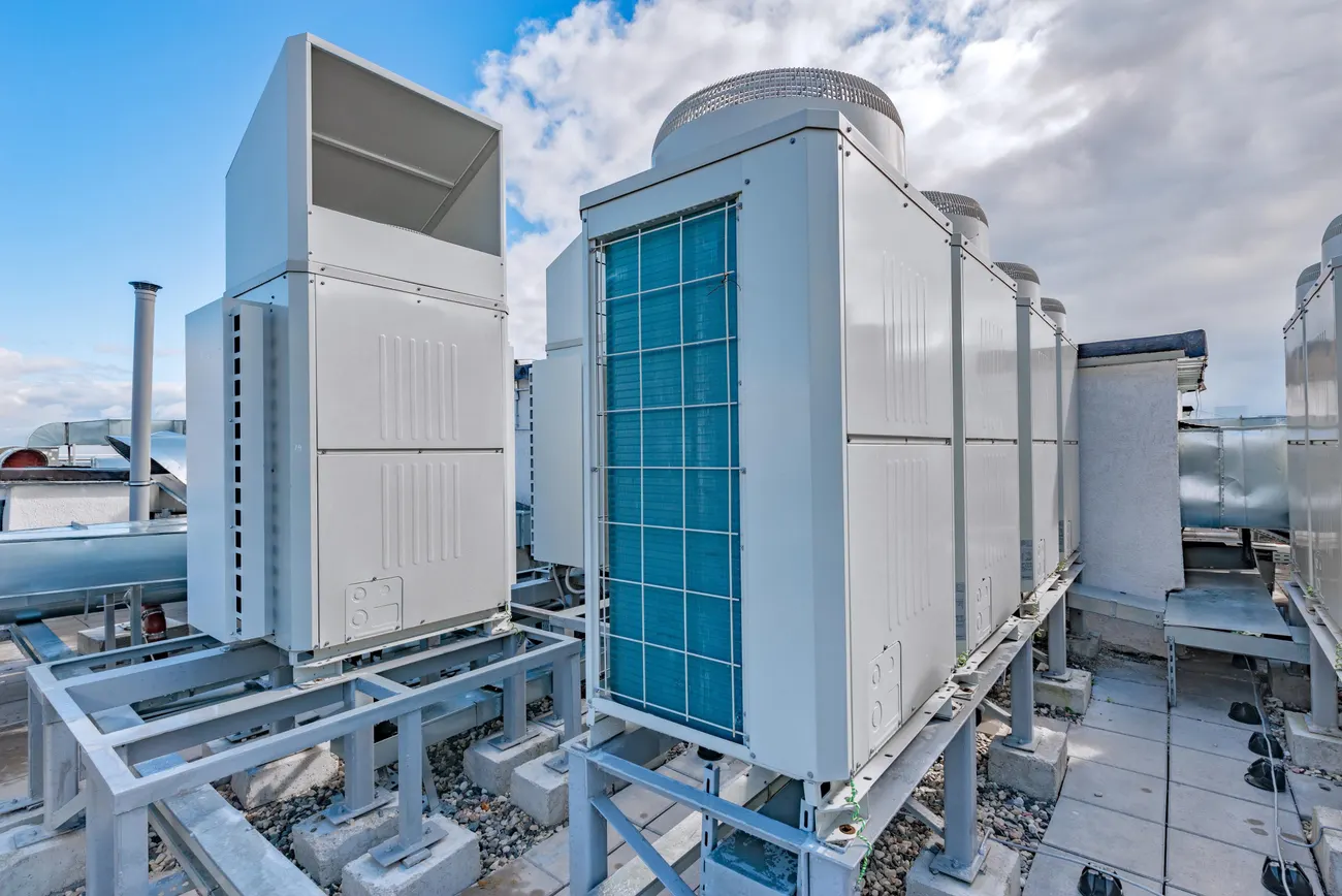 Commercial rooftop heating and cooling units
